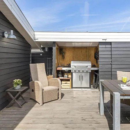Amazing In With Kitchen Holiday home *